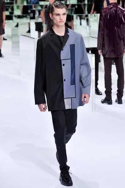 Look 44
